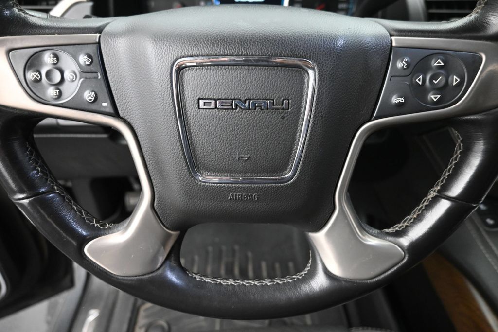 Used 2020 GMC Yukon XL Denali w/ Denali Premium Package AWD/4WD image 19