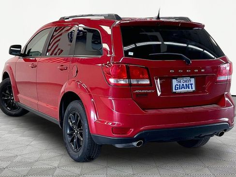 Used 2019 Dodge Journey SE w/ Connectivity Group FWD image 4