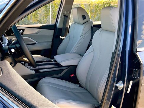 Certified 2026 Acura MDX FWD w/ Technology Package image 7