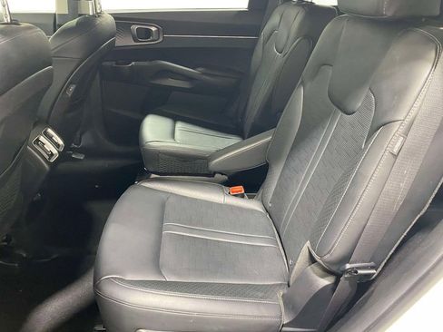 Used 2025 Kia Sorento EX FWD image 10