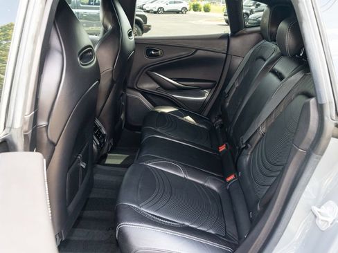 Used 2022 Aston Martin DBX AWD/4WD image 47