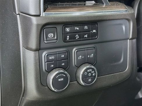 Used 2025 Chevrolet Tahoe Z71 w/ Comfort Package AWD/4WD image 13
