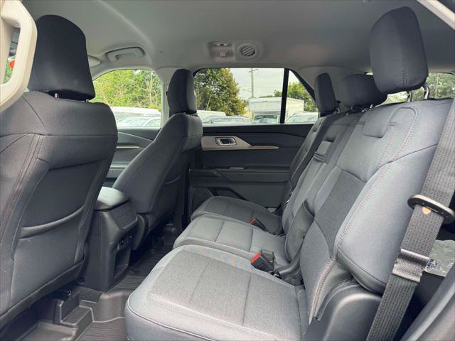 Used 2026 Ford Explorer Active AWD/4WD image 13