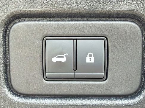 Used 2024 Nissan Pathfinder SV w/ SV Premium Package image 13