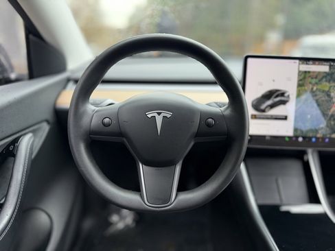 Used 2020 Tesla Model Y Long Range image 43