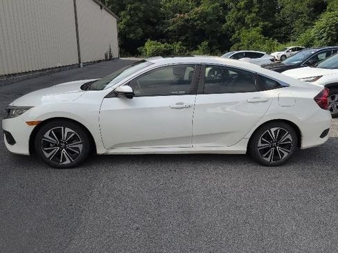 Used 2018 Honda Civic EX-L image 4