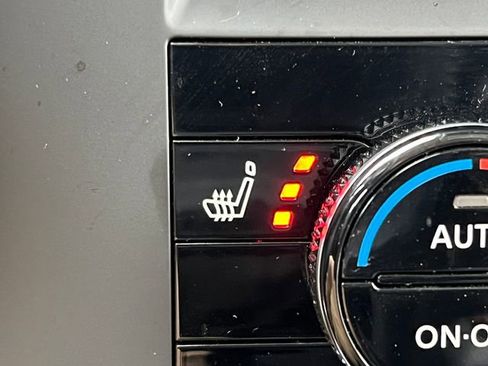 Used 2023 Nissan Rogue SV w/ SV Premium B Package image 23