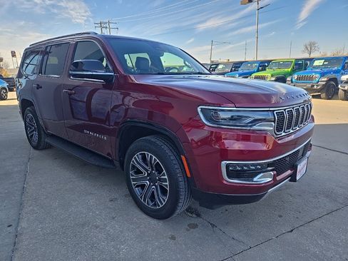 Used 2024 Jeep Wagoneer Series II image 12