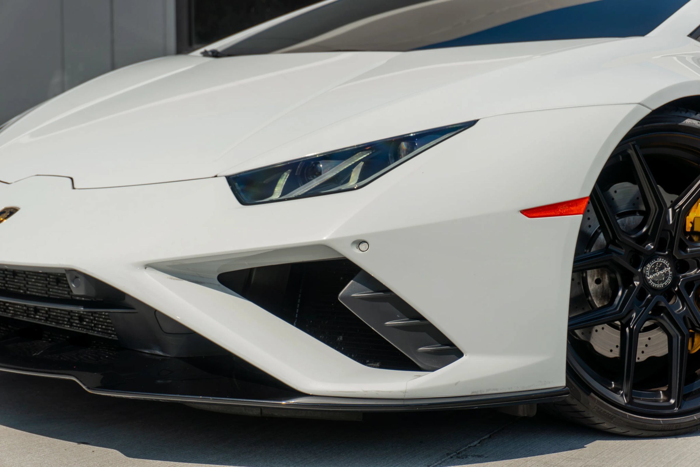 Used 2021 Lamborghini Huracan EVO RWD image 23
