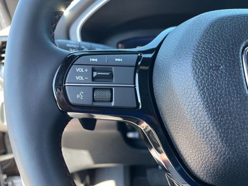 Certified 2025 Honda Pilot Black Edition image 22