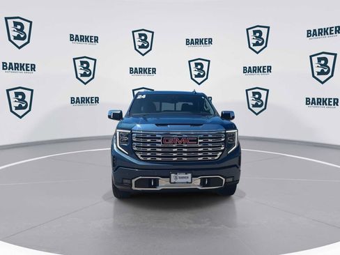 Used 2024 GMC Sierra 1500 Denali w/ Technology Package AWD/4WD image 4