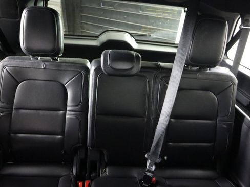 Used 2023 Lincoln Navigator L Reserve AWD/4WD image 11