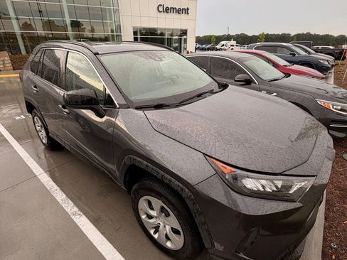Used 2019 Toyota RAV4 LE AWD/4WD image 1