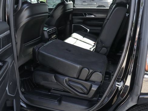 Used 2024 Jeep Wagoneer Series II w/ Flexible Seating Group RWD image 45