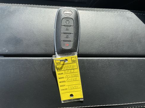 Used 2023 Nissan Rogue SV image 19