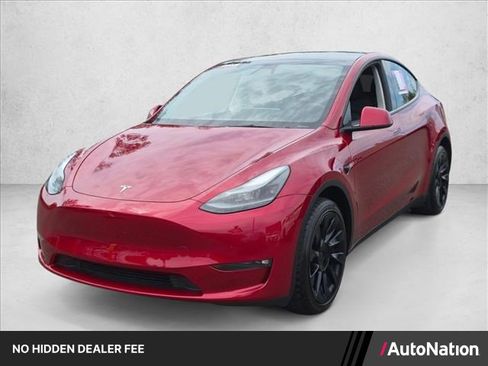 Used 2024 Tesla Model Y Long Range AWD/4WD image 1