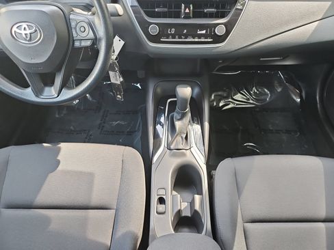 Used 2025 Toyota Corolla LE FWD image 31
