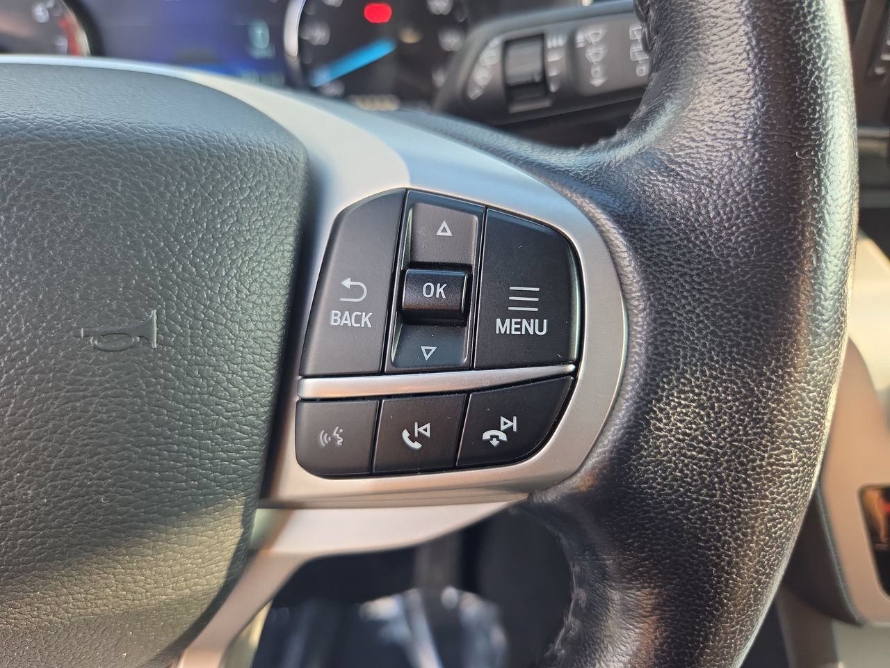 Used 2022 Ford Explorer XLT AWD/4WD image 29