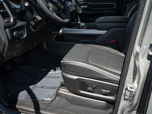 New 2026 RAM 3500 Laramie AWD/4WD image 30