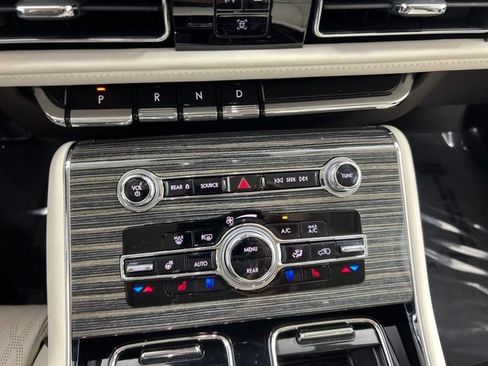 Used 2024 Lincoln Aviator Black Label AWD/4WD image 17