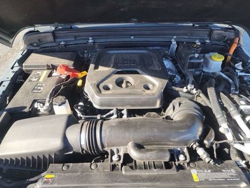 Used 2025 Jeep Wrangler Unlimited Sahara w/ Safety Group AWD/4WD image 18