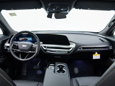 New 2026 Cadillac Lyriq Sport image 10