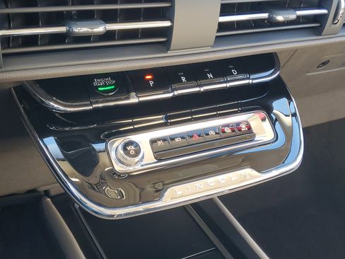 Certified 2024 Lincoln Corsair AWD w/ Equipment Group 101A image 18