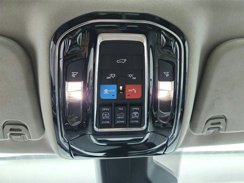 Used 2022 Jeep Grand Wagoneer Series II w/ Convenience Group III image 44