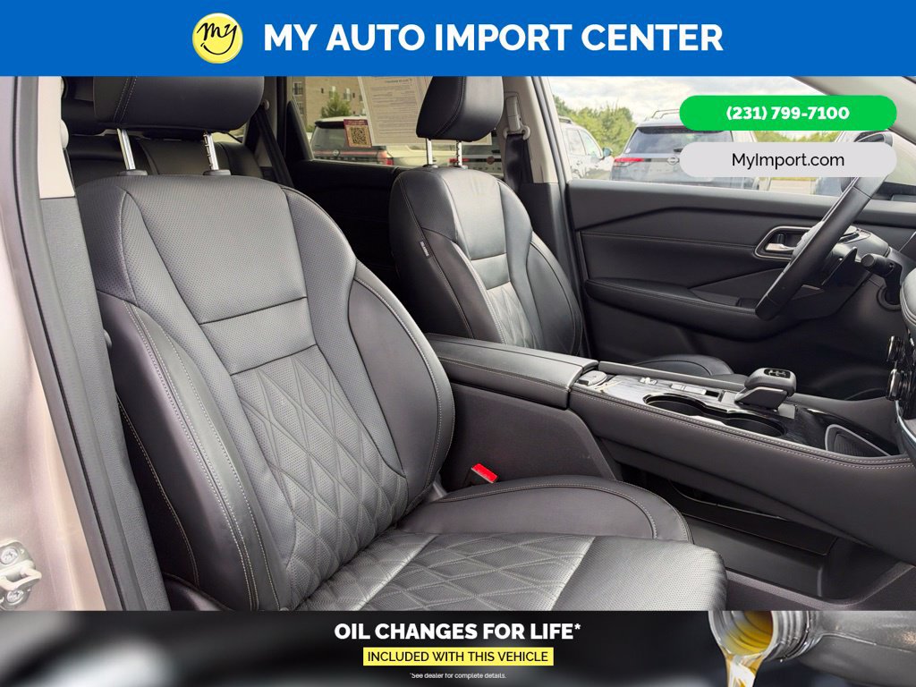 Used 2025 Nissan Rogue Platinum w/ Platinum Premium Package FWD image 30