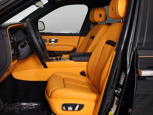 Certified 2023 Rolls-Royce Cullinan Black Badge w/ Driver's Package AWD/4WD image 5