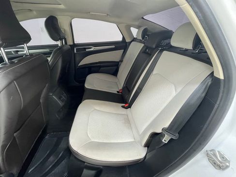 Used 2019 Ford Fusion SE w/ Equipment Group 151A FWD image 8