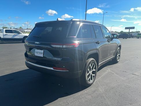 Used 2023 Jeep Grand Cherokee Limited w/ Luxury Tech Group II AWD/4WD image 5