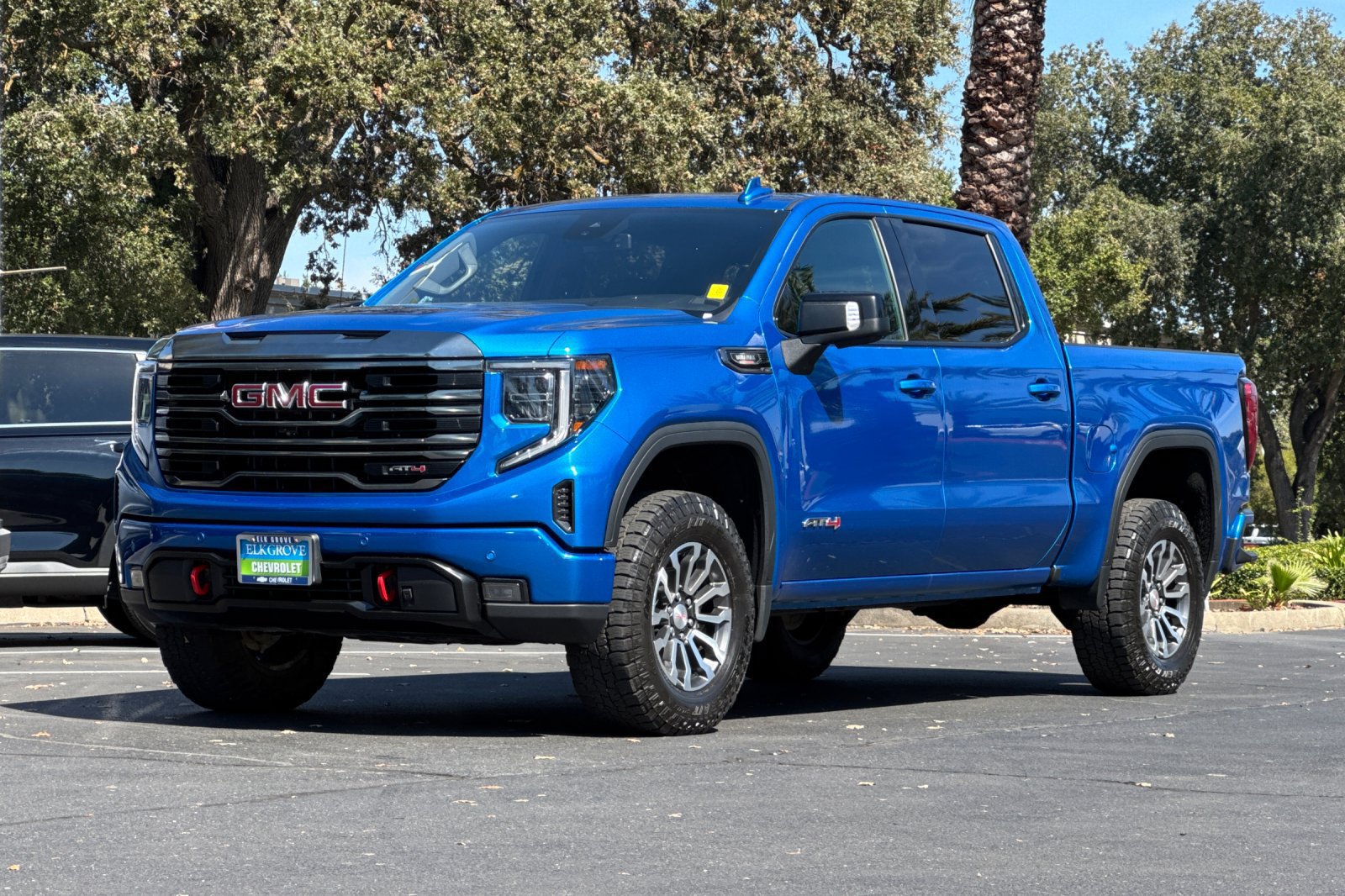 Used 2023 GMC Sierra 1500 AT4 w/ AT4 Premium Package AWD/4WD image 7