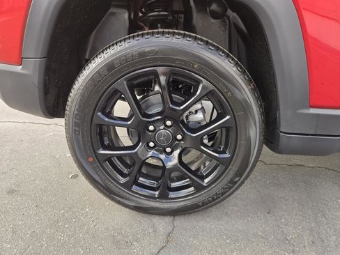 Used 2026 Jeep Compass Latitude image 36