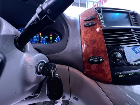 Used 2008 Toyota Sienna XLE Limited image 17