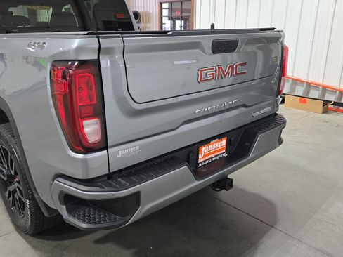 Used 2023 GMC Sierra 1500 Elevation image 4