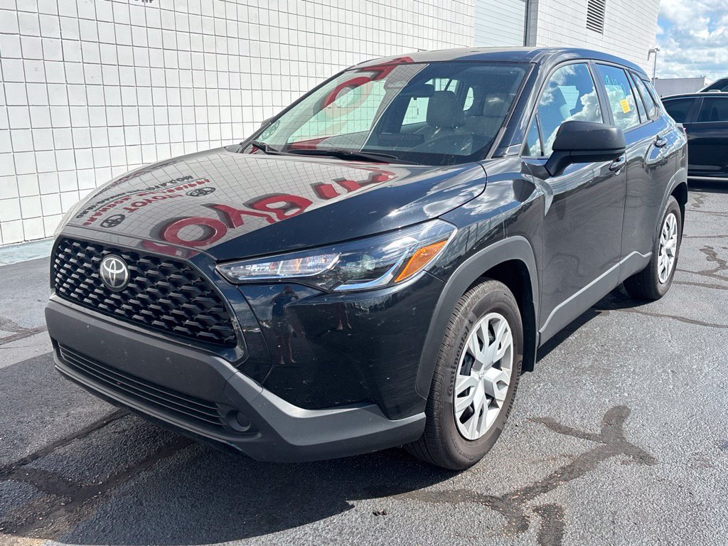 Used 2025 Toyota Corolla Cross L FWD image 1