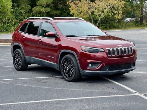 Used 2019 Jeep Cherokee Latitude w/ Popular Appearance Group image 11