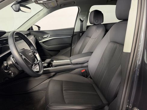 Used 2024 Audi Q8 e-tron Premium Plus w/ Premium Plus Package AWD/4WD image 24