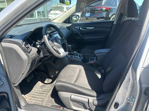 Used 2018 Nissan Rogue S AWD/4WD image 8