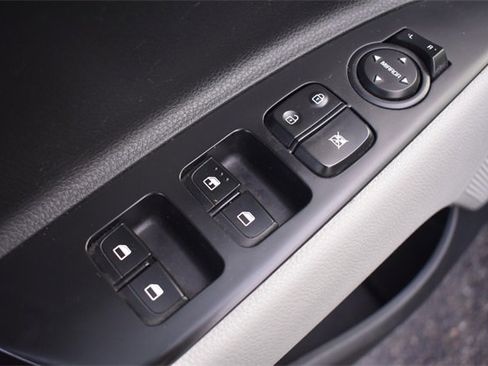 Used 2022 Kia Rio S image 18