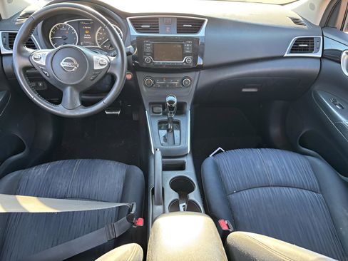 Used 2016 Nissan Sentra SV image 10