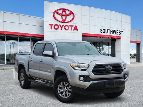 Used 2018 Toyota Tacoma SR5 image 1