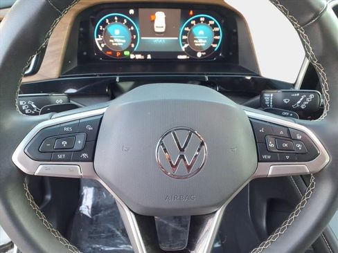 Used 2024 Volkswagen Atlas SE image 25