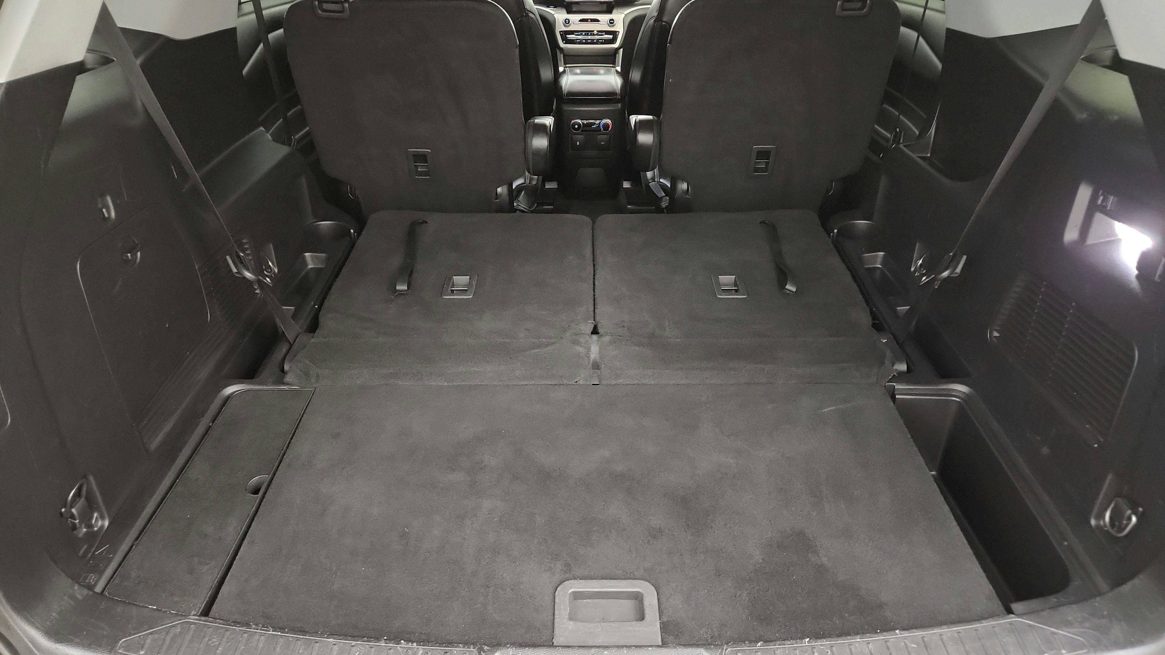 Used 2022 Ford Explorer XLT w/ Equipment Group 202A AWD/4WD image 48