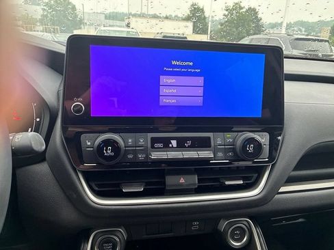 Used 2025 Toyota Grand Highlander AWD image 29
