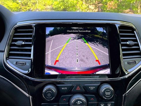 Used 2022 Jeep Grand Cherokee Limited w/ Trailer Tow Group IV image 14