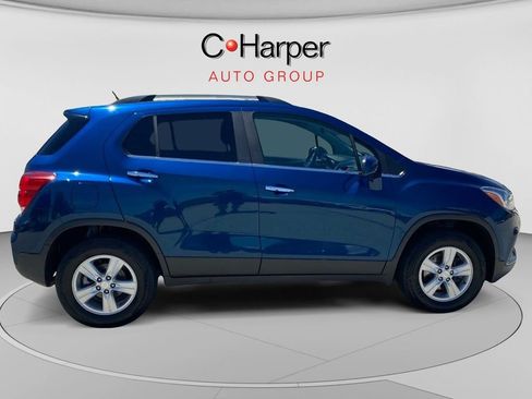 Used 2019 Chevrolet Trax LT w/ LT Convenience Package AWD/4WD image 2