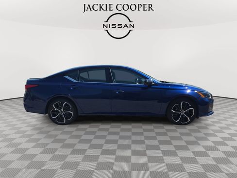 Used 2024 Nissan Altima 2.5 SR FWD image 4