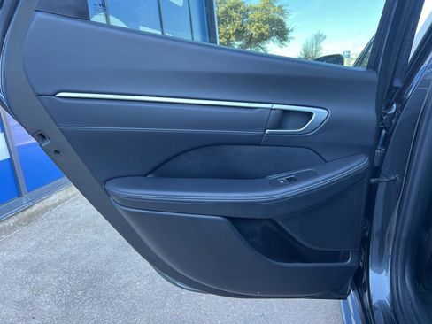 Used 2021 Hyundai Sonata Limited w/ Preferred Accessory Package image 21